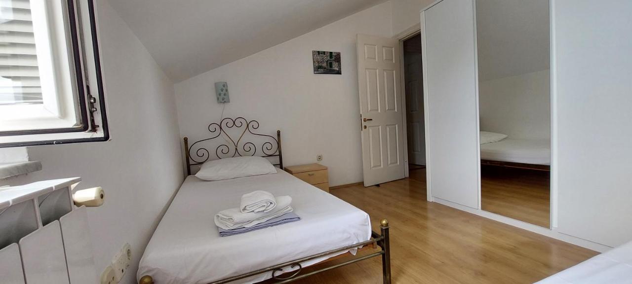 Apartment Sunce Каштела Екстер'єр фото